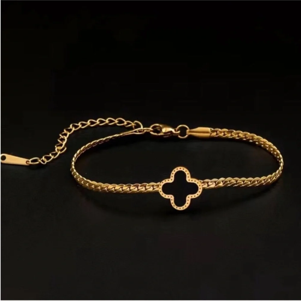 N/A women’s gold